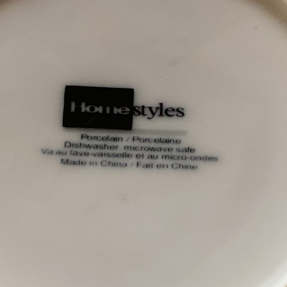 Two Large white ceramic heavy serving platters. - Picture 4 of 6